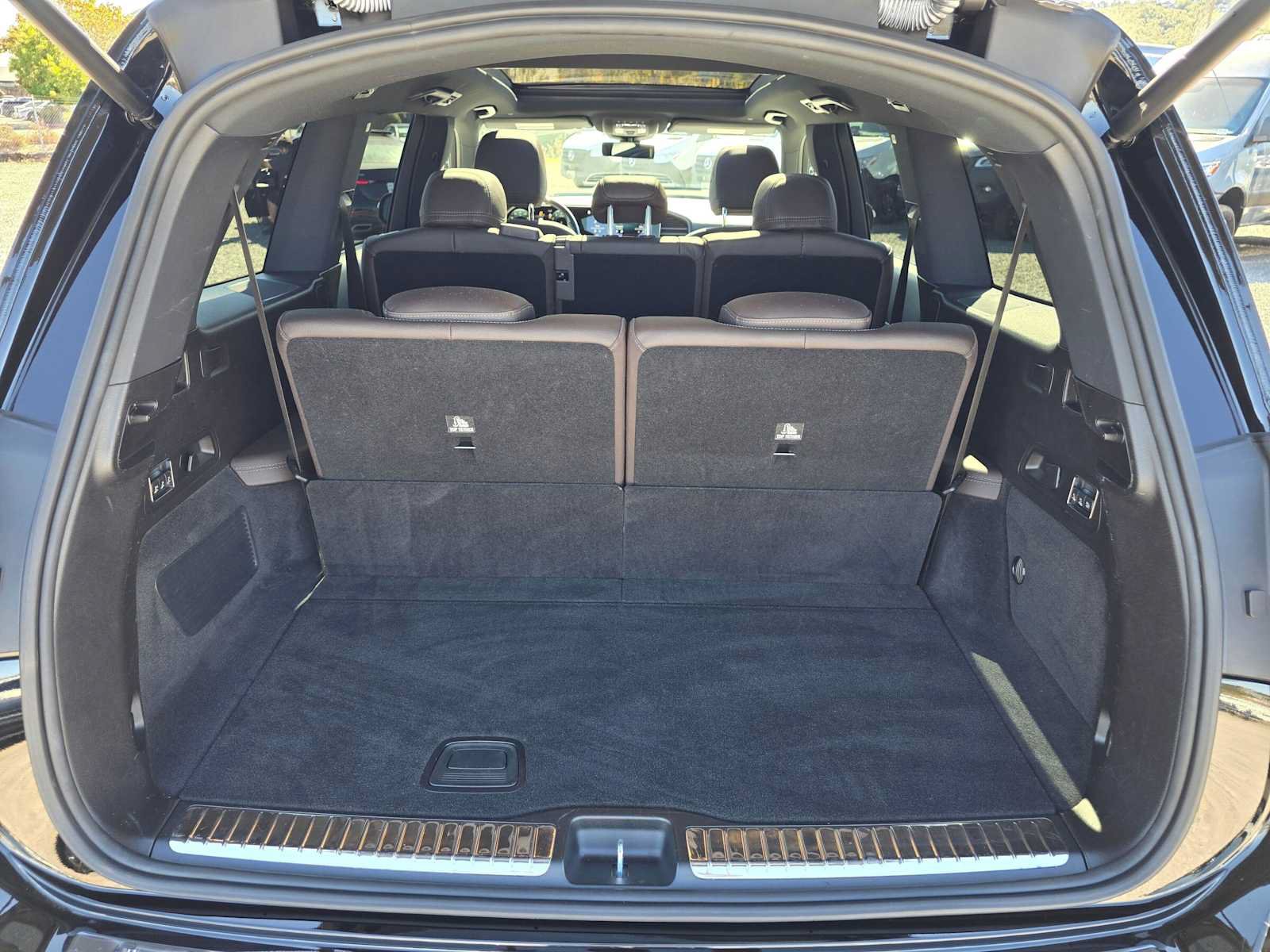 Used 2023 Mercedes-Benz GLS 450 4MATIC image 14