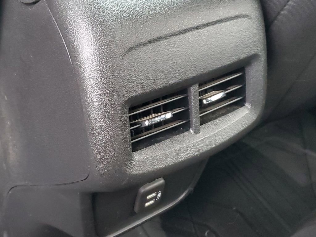 Certified 2023 Chevrolet Equinox LT image 33