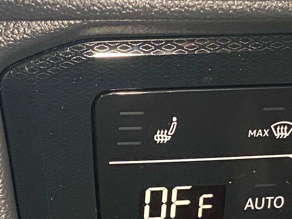 Used 2025 Volkswagen Taos SE image 17