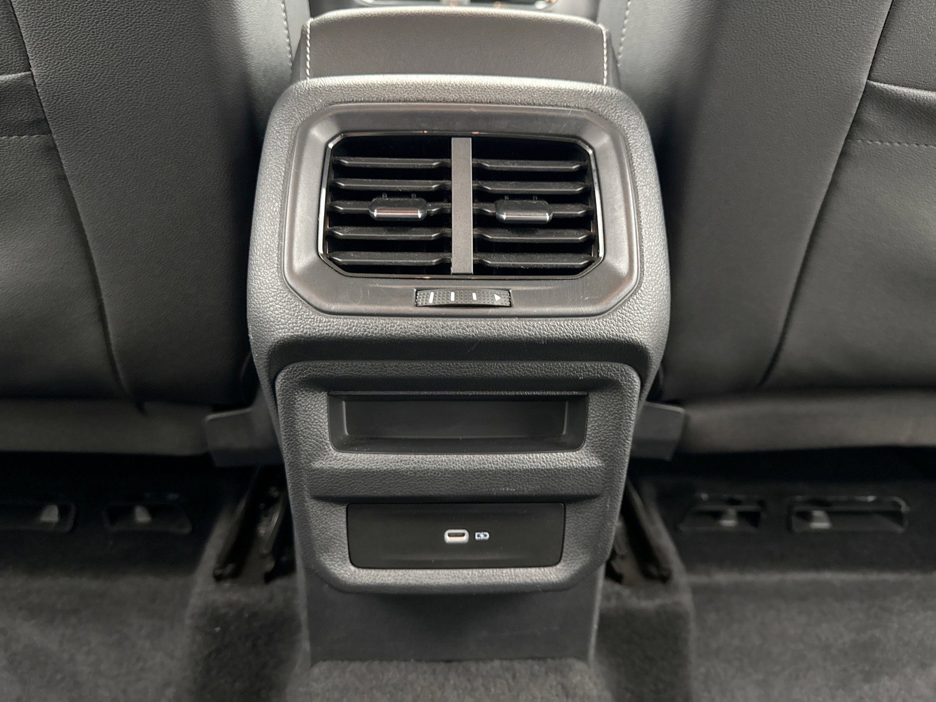 Used 2023 Volkswagen Taos SE image 19