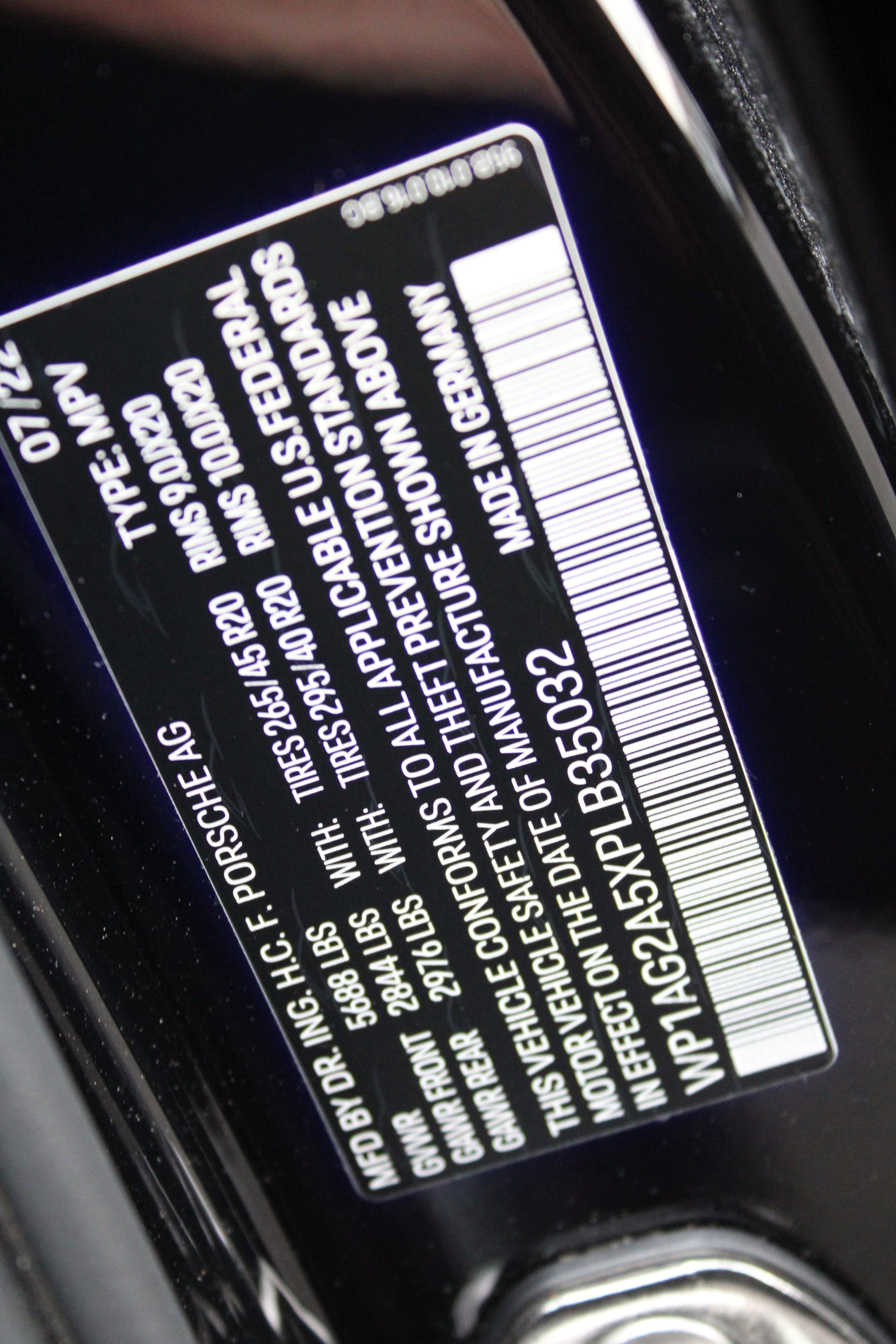 Certified 2023 Porsche Macan S image 30