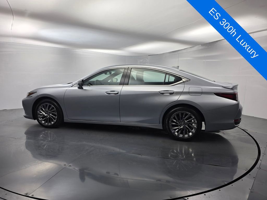 Used 2025 Lexus ES 300h w/ Technology Package image 7