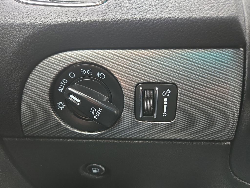 Used 2018 Dodge Durango GT AWD/4WD image 23
