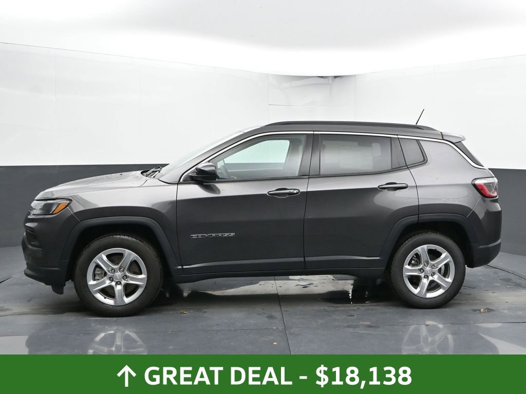 Used 2024 Jeep Compass Latitude image 9