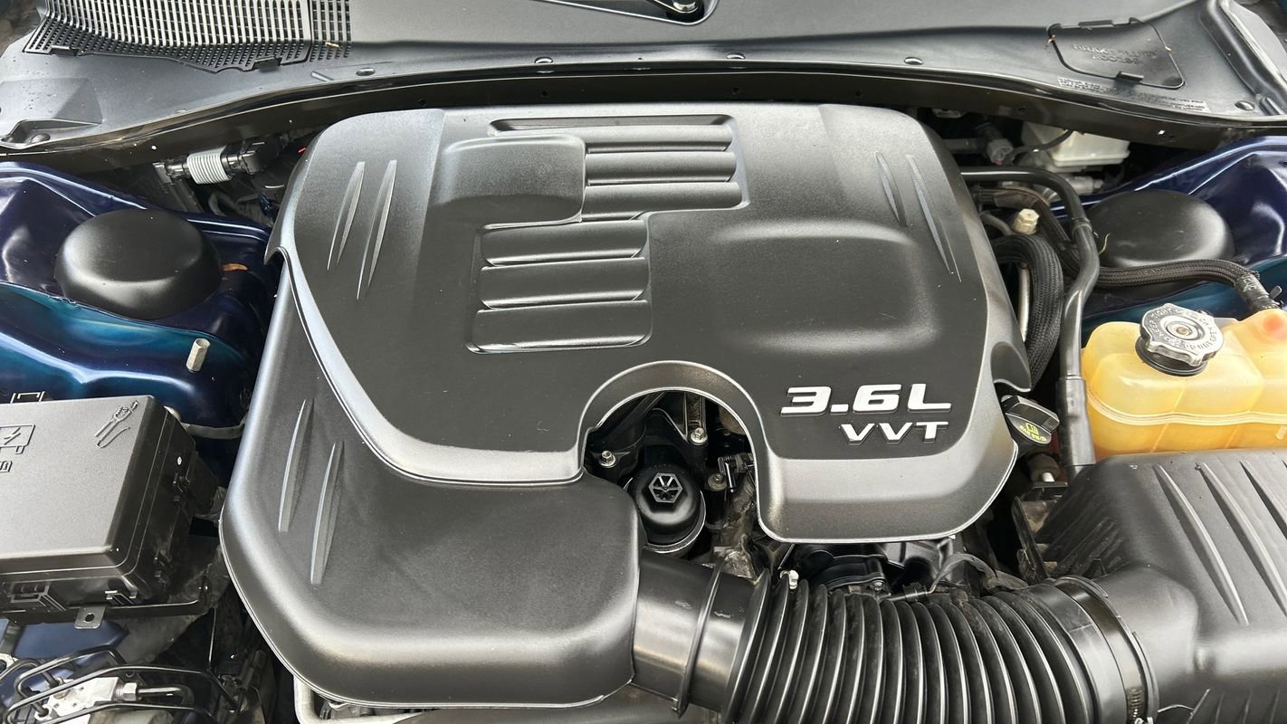 Used 2016 Chrysler 300 Limited image 13