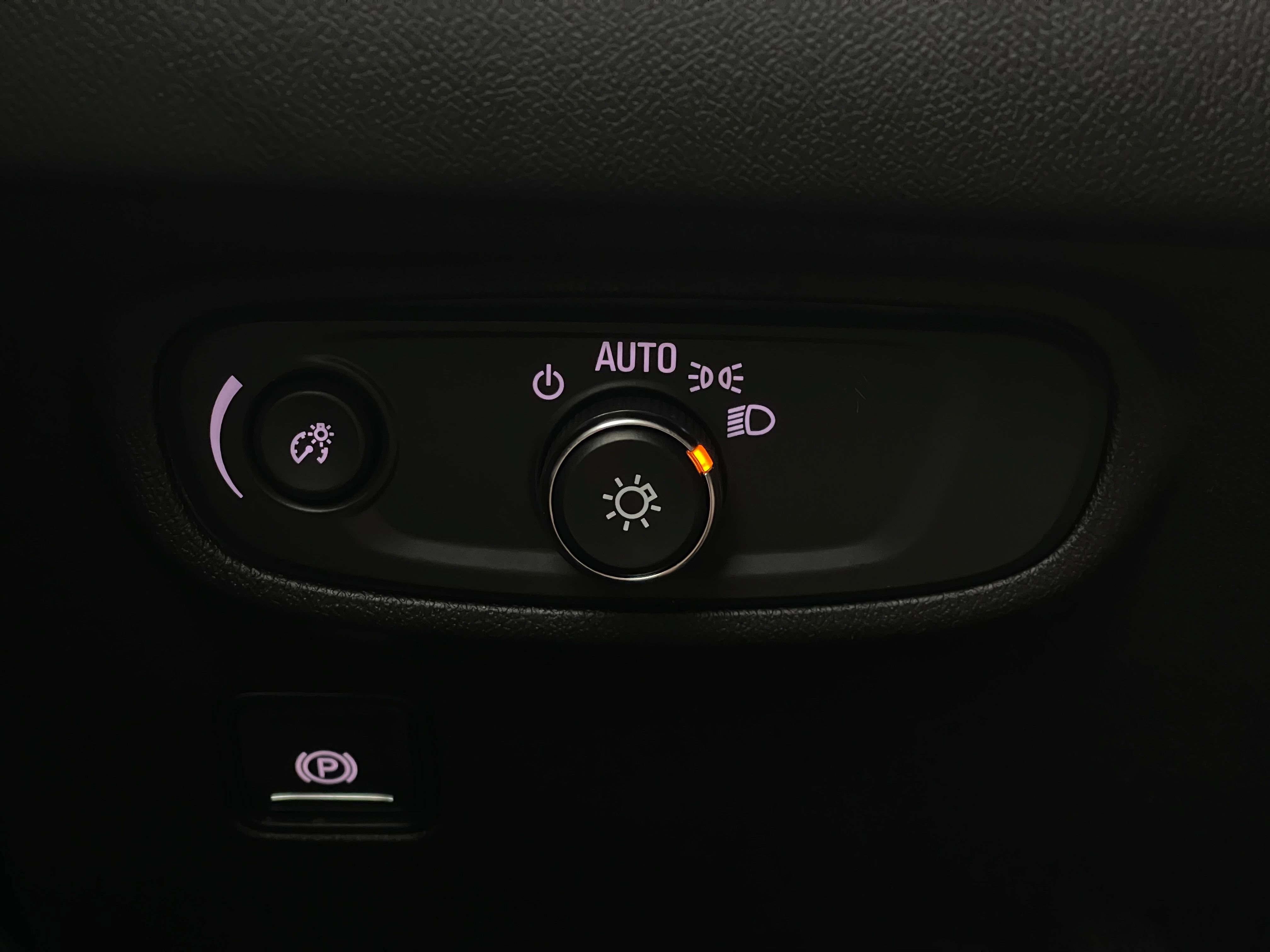 Used 2024 GMC Terrain SLE w/ Driver Convenience Package FWD image 22