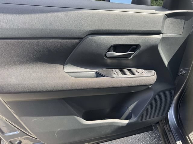 Used 2025 Nissan Kicks S AWD/4WD image 16