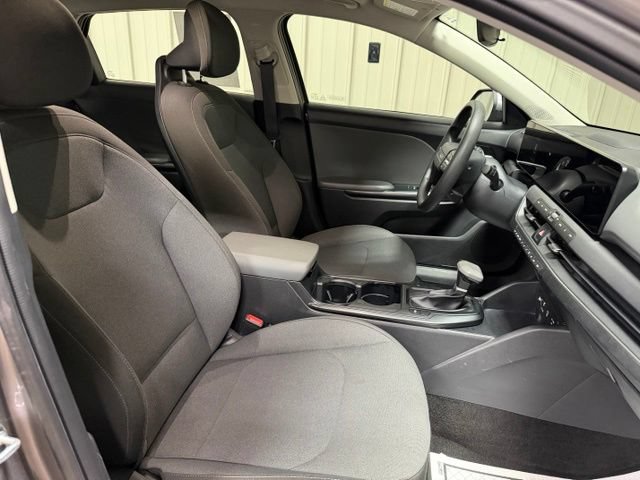 Used 2025 Kia K4 FWD image 25