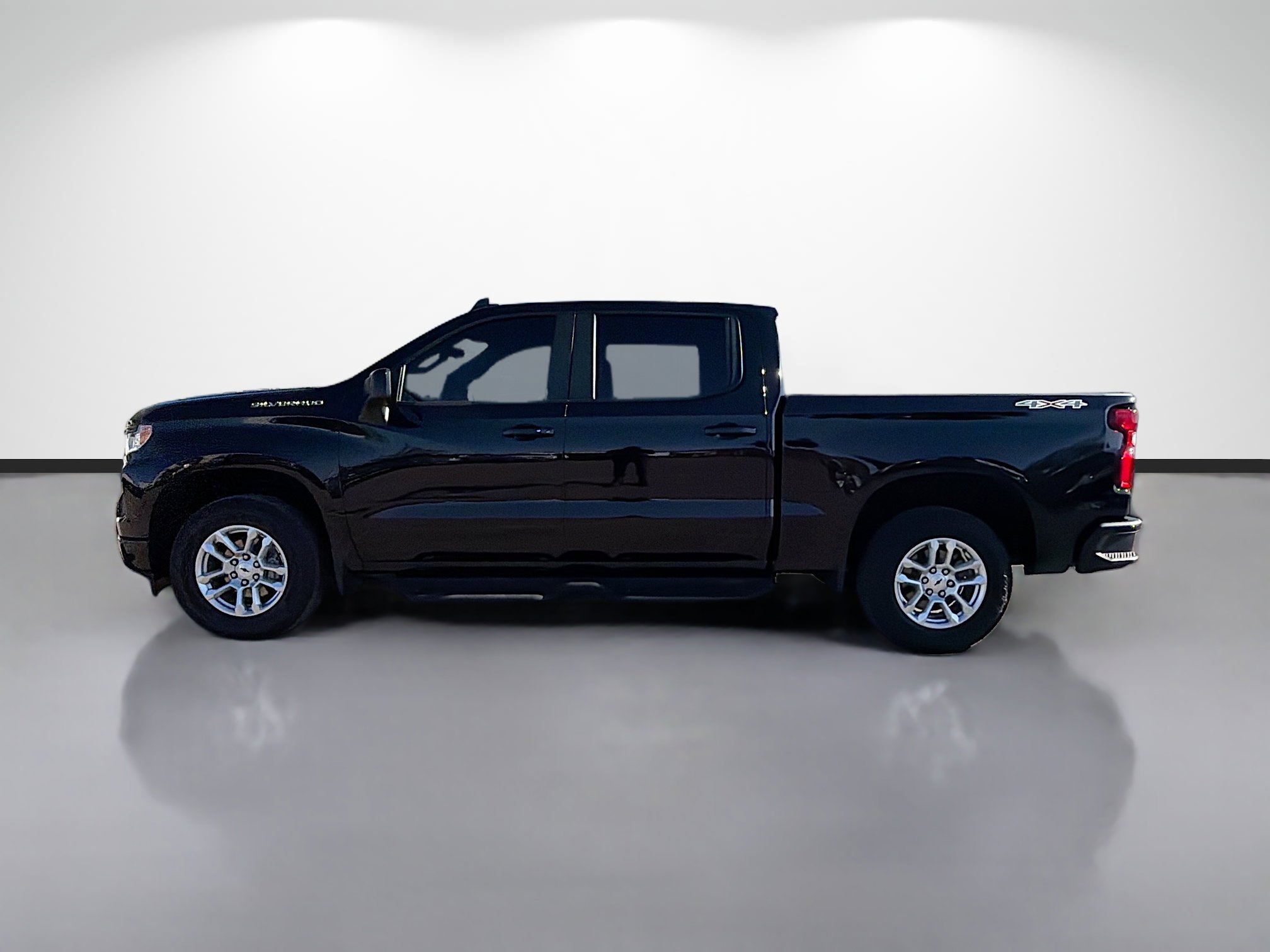 Used 2024 Chevrolet Silverado 1500 RST w/ Protection Package AWD/4WD image 6