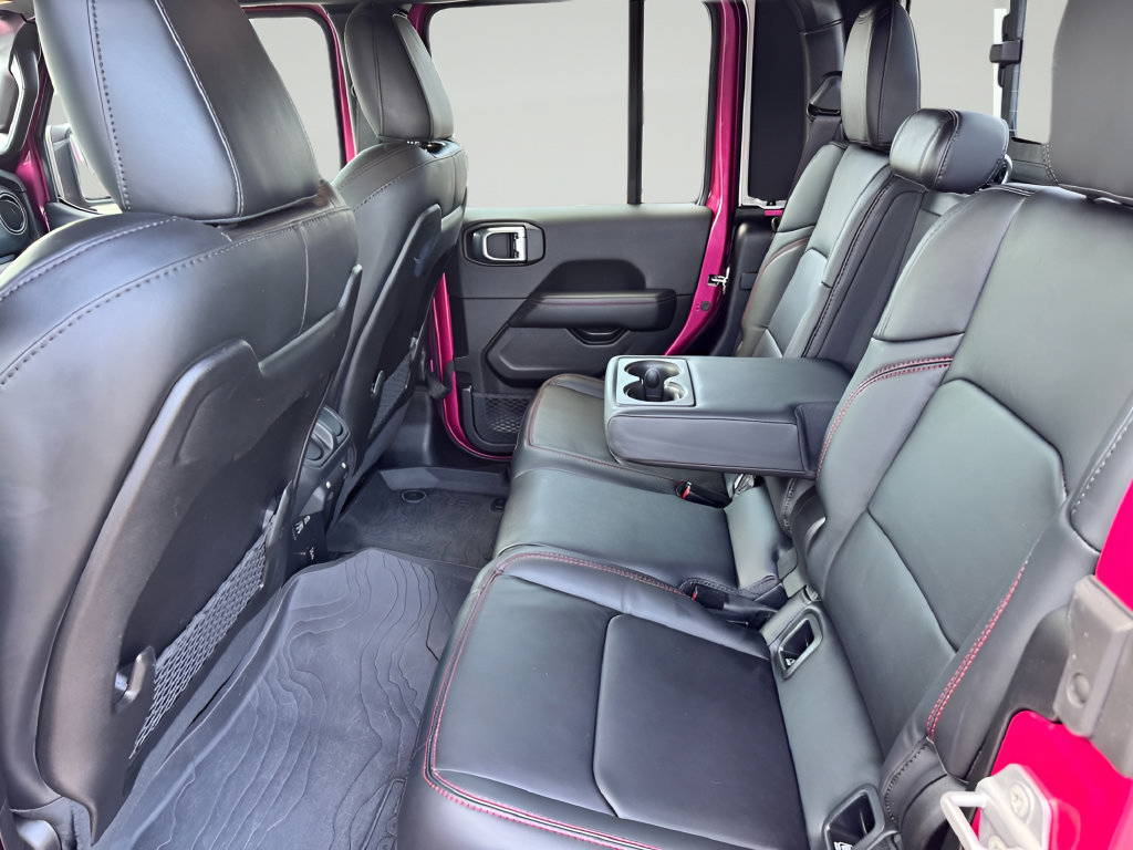 Used 2024 Jeep Gladiator Rubicon AWD/4WD image 32