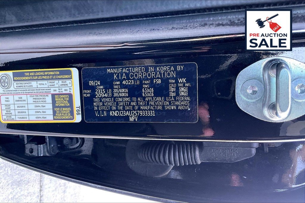 Used 2025 Kia Soul LX w/ LX Technology Package FWD image 33