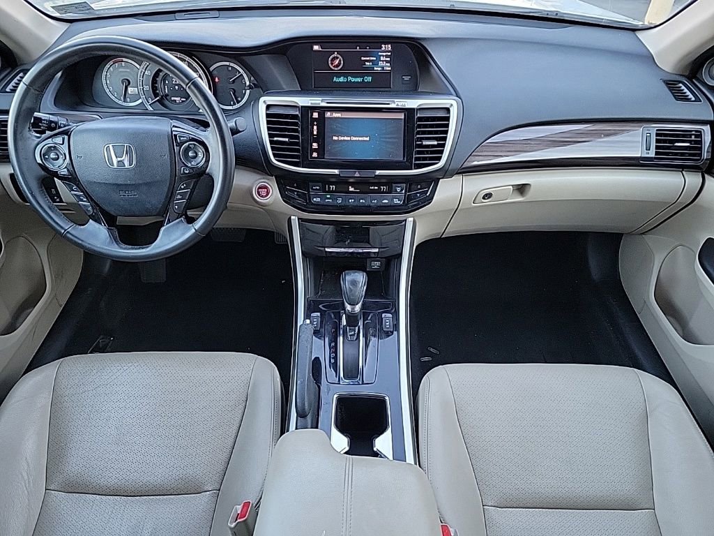 Used 2017 Honda Accord Touring image 14