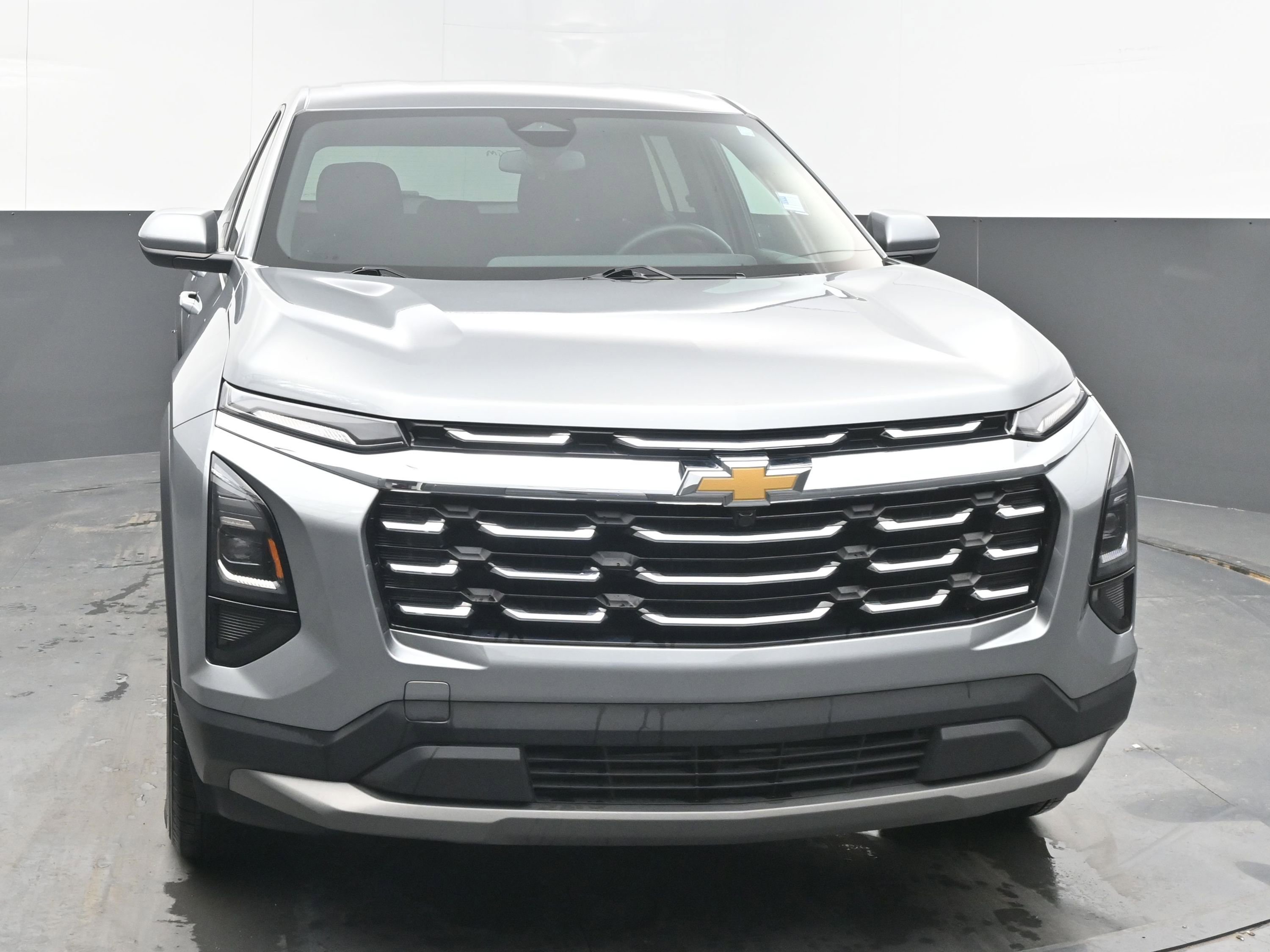 Used 2025 Chevrolet Equinox LT image 3