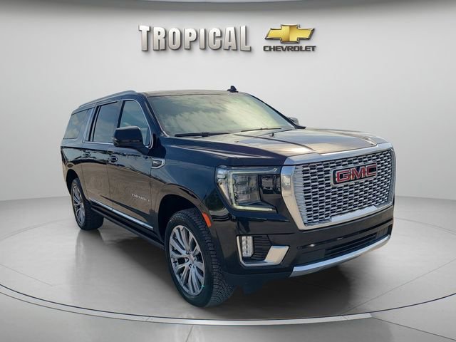 Used 2023 GMC Yukon XL Denali w/ Denali Reserve Package image 4