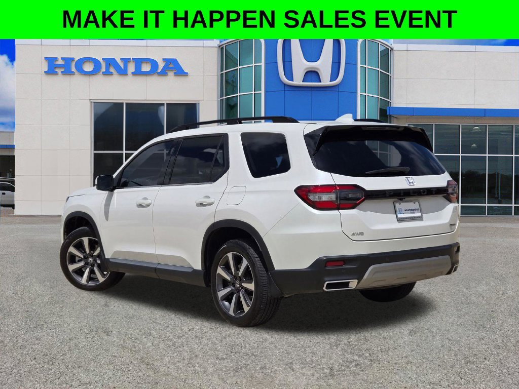 Used 2025 Honda Pilot Touring image 5