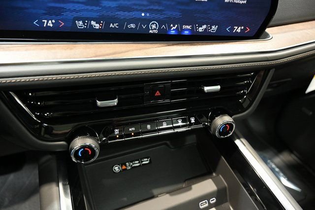 New 2026 Chevrolet Suburban High Country w/ LPO, Chrome Package AWD/4WD image 20