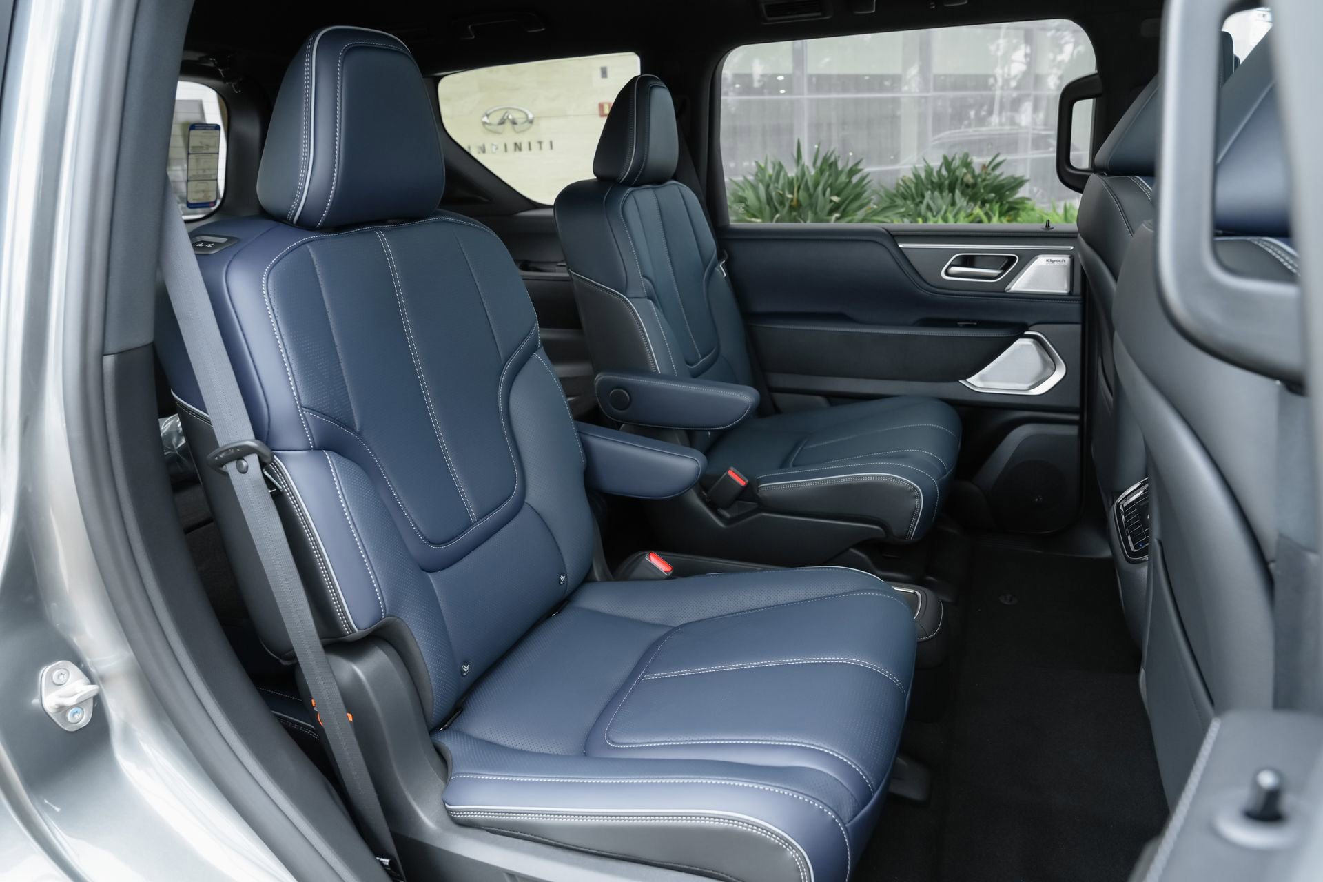 New 2026 INFINITI QX80 4WD w/ Sport Exterior Package image 30