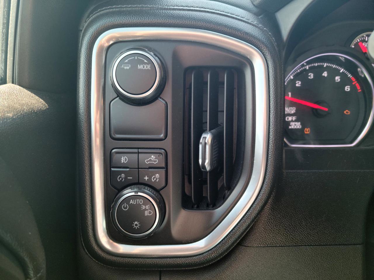 Used 2020 Chevrolet Silverado 1500 RST w/ RST Value Package RWD image 12