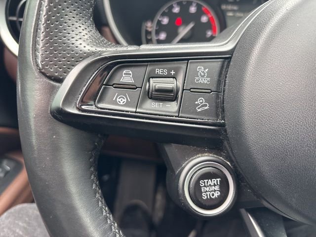 Used 2021 Alfa Romeo Stelvio Ti w/ Nero Edizione image 17