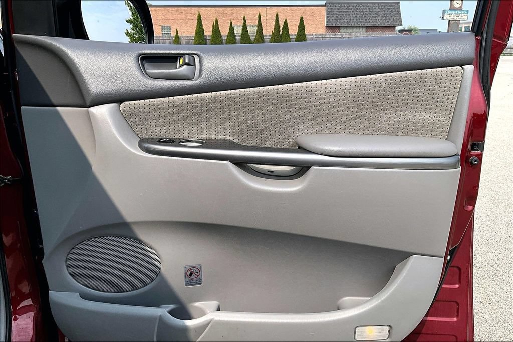Used 2008 Toyota Sienna LE FWD image 23