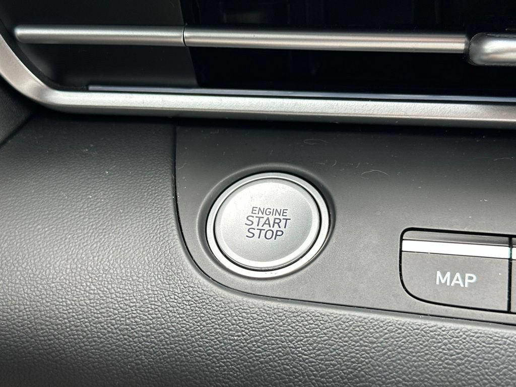 Used 2024 Hyundai Elantra SEL FWD image 22