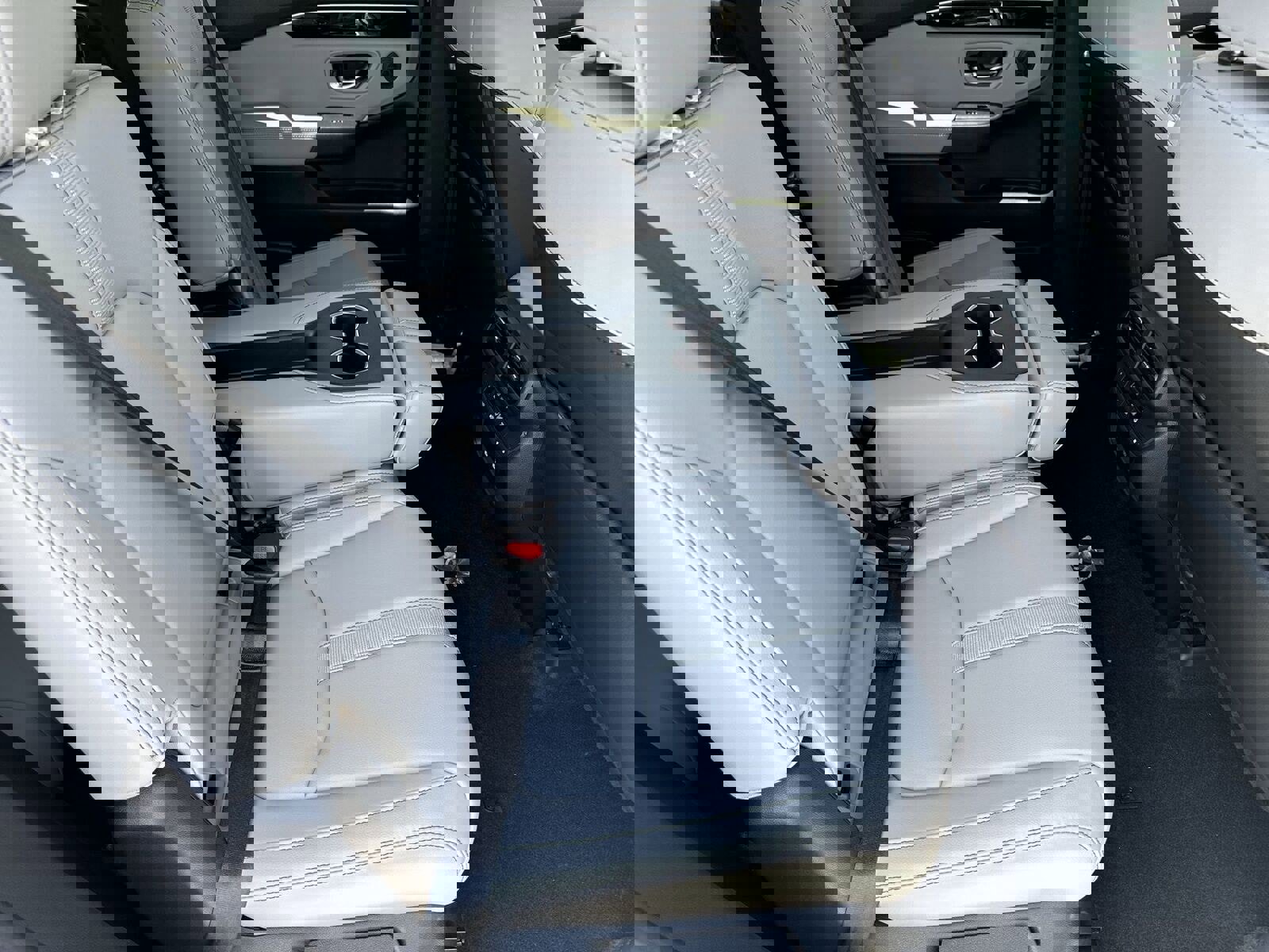 New 2025 Honda Pilot EX-L image 8