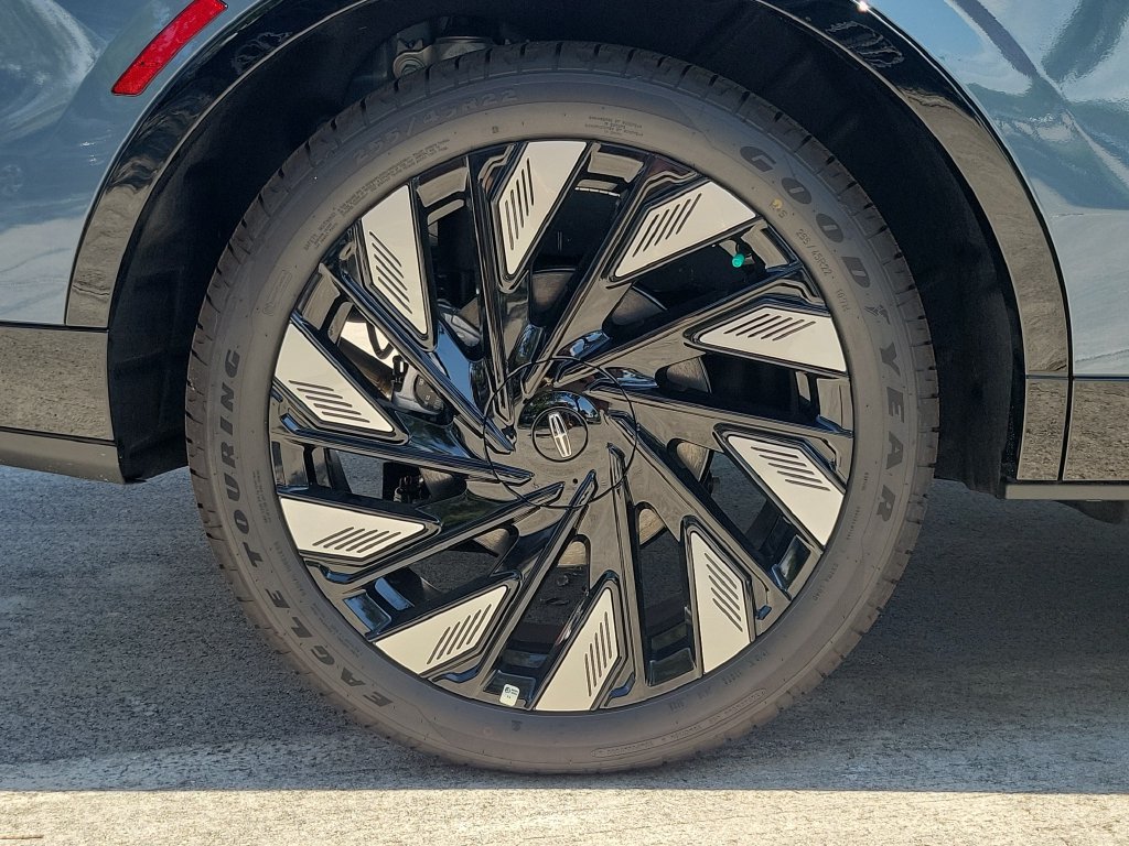 New 2026 Lincoln Nautilus Reserve w/ Jet Appearance Package AWD/4WD image 5