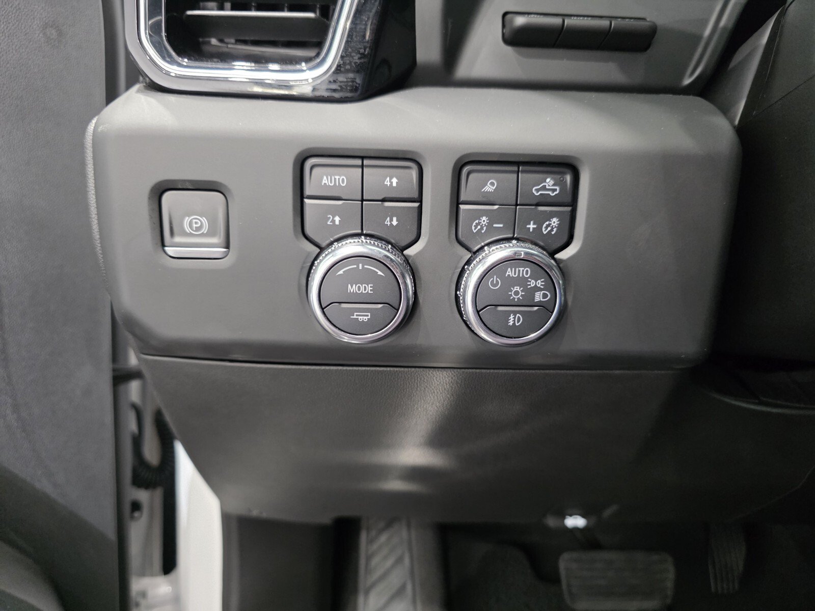 Used 2024 GMC Sierra 1500 Denali AWD/4WD image 22