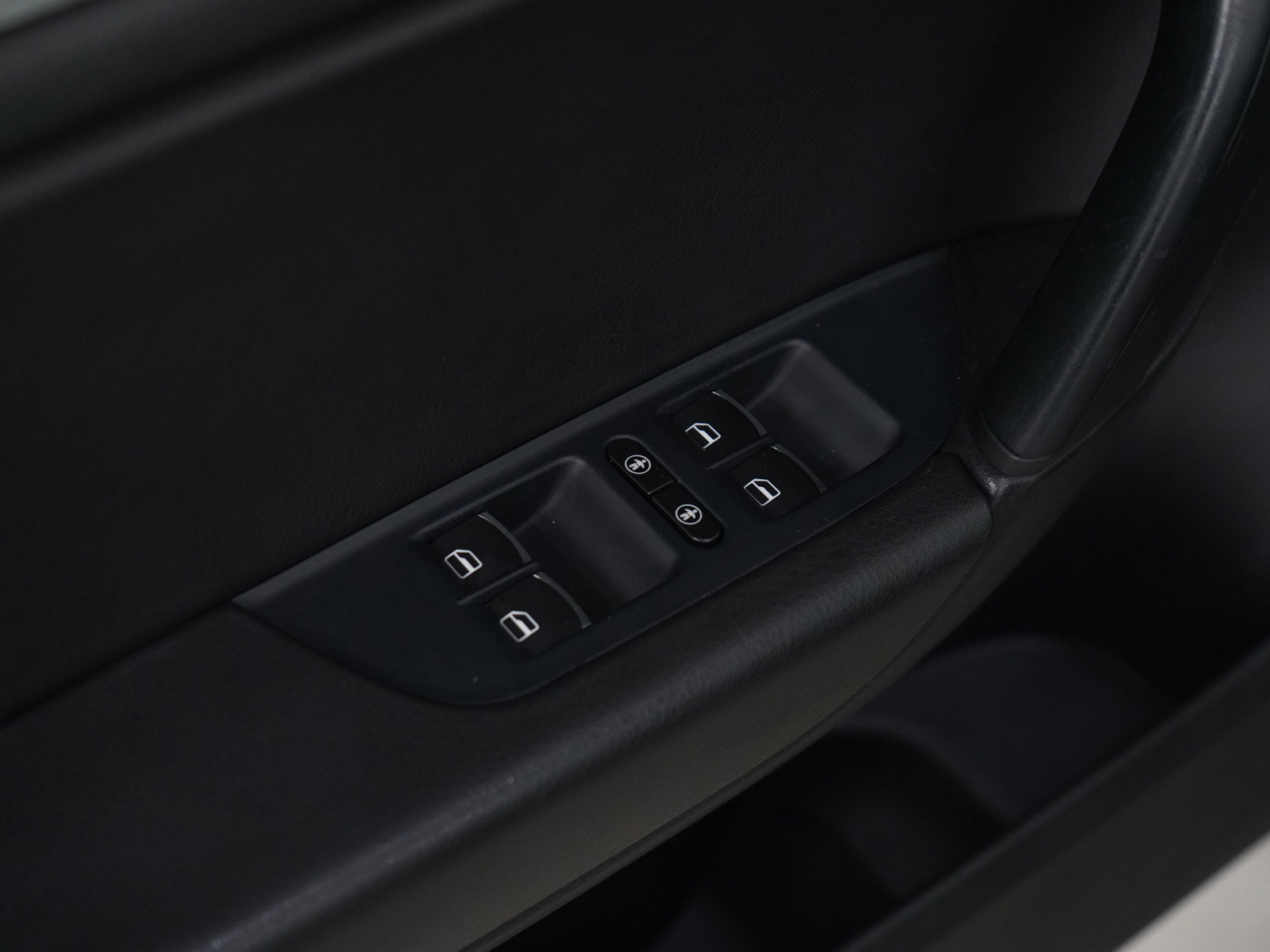 Used 2012 Volkswagen Touareg Executive image 20