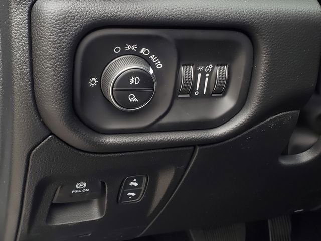 New 2026 RAM 1500 4x4 Crew Cab image 12