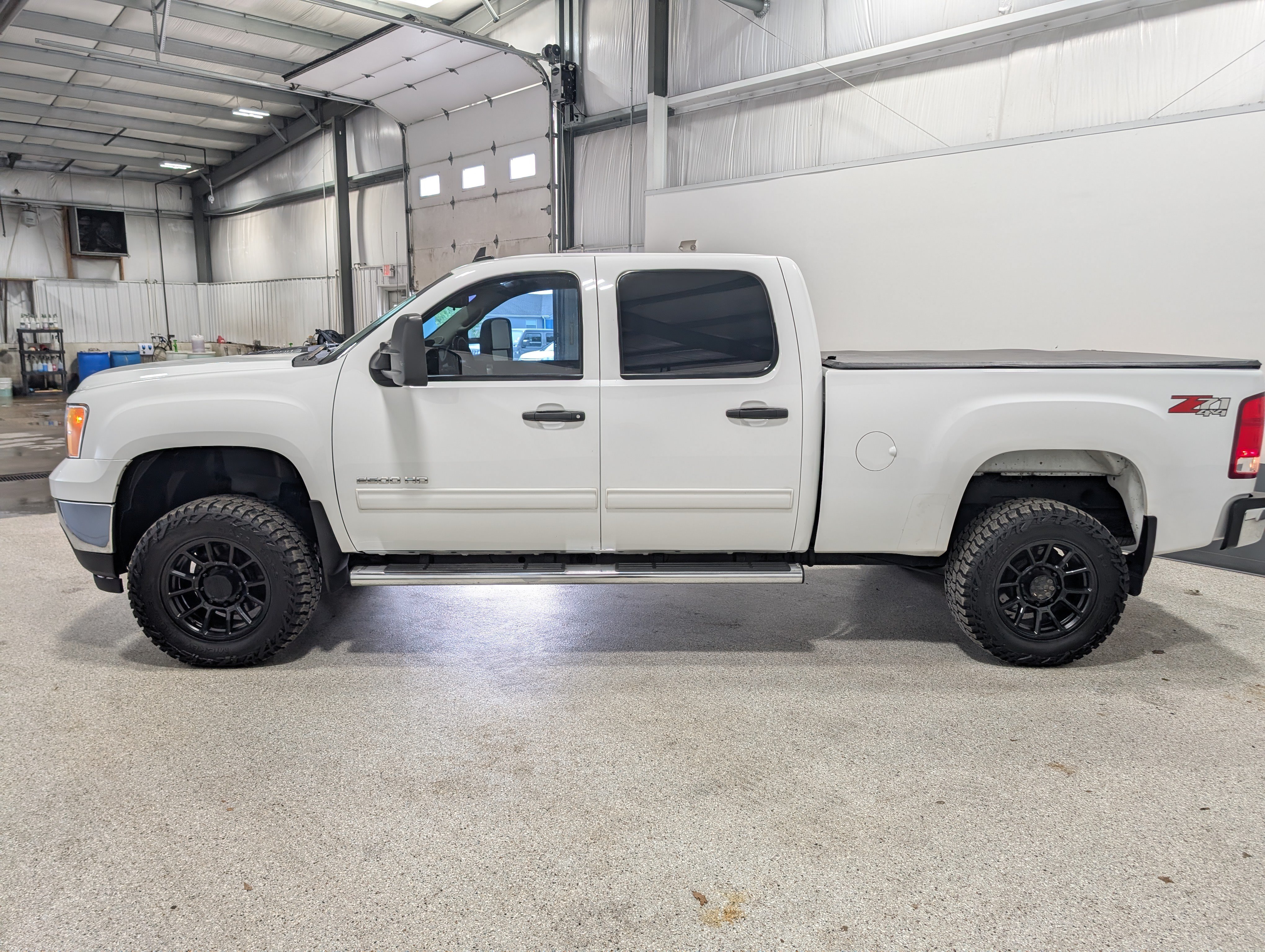 Used 2014 GMC Sierra 2500 SLE w/ SLE Preferred Package AWD/4WD image 6
