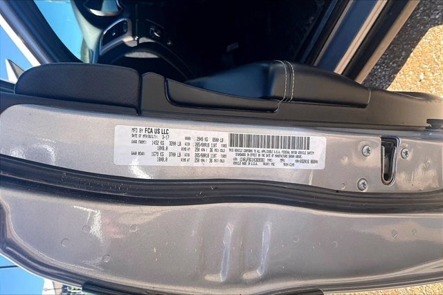 Used 2017 Jeep Grand Cherokee Limited AWD/4WD image 6