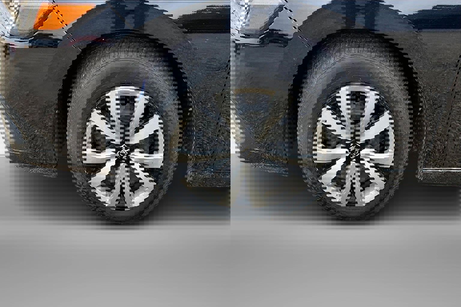 Used 2023 Honda Civic LX image 2