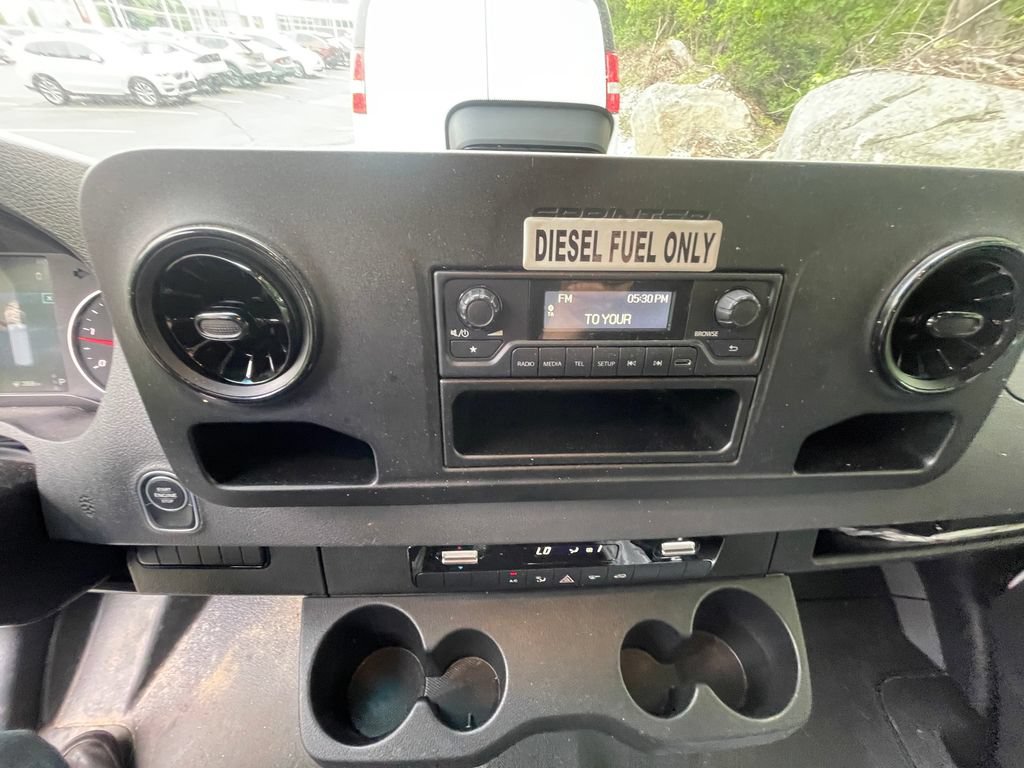 Used 2025 Mercedes-Benz Sprinter 2500 image 14