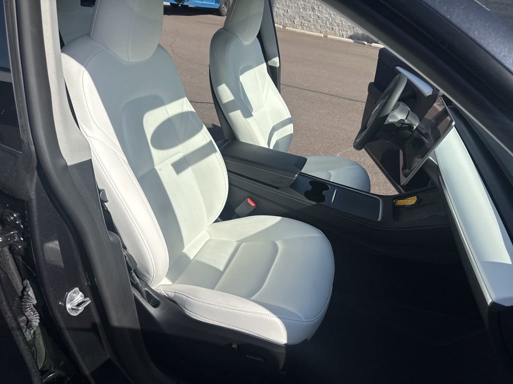 Used 2024 Tesla Model Y Long Range image 13