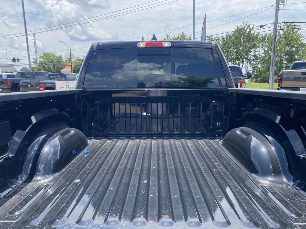 New 2026 RAM 1500 Express AWD/4WD image 9