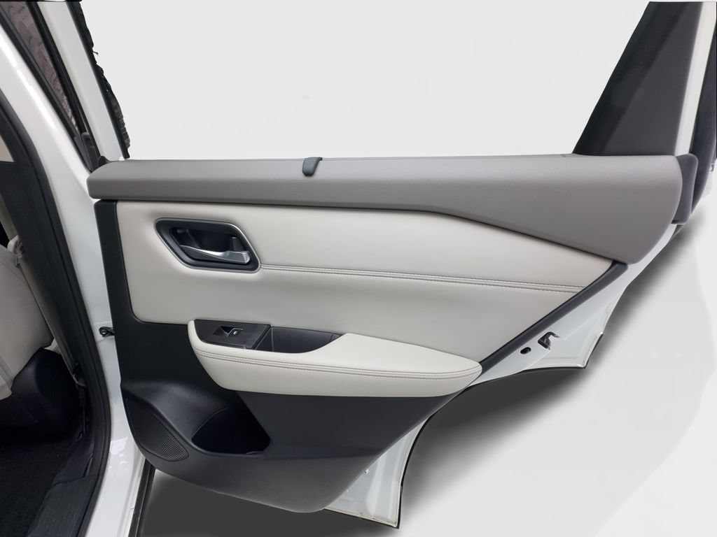 Used 2021 Nissan Rogue SL FWD image 28