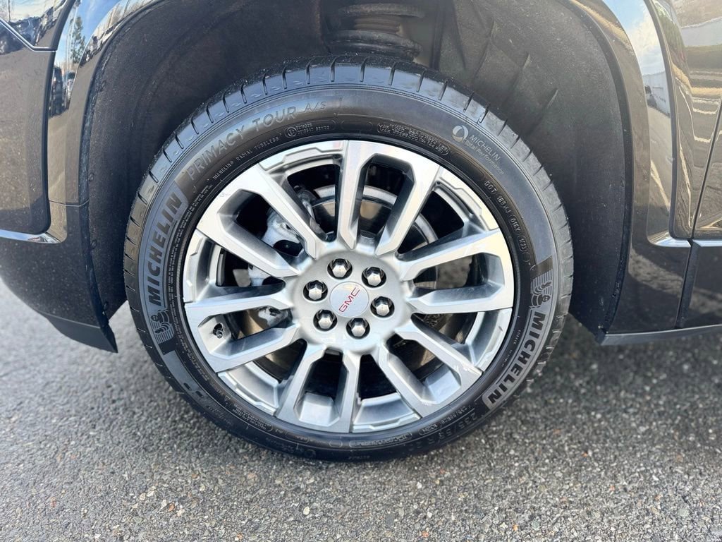 Certified 2023 GMC Acadia Denali w/ Denali Ultimate Package AWD/4WD image 3