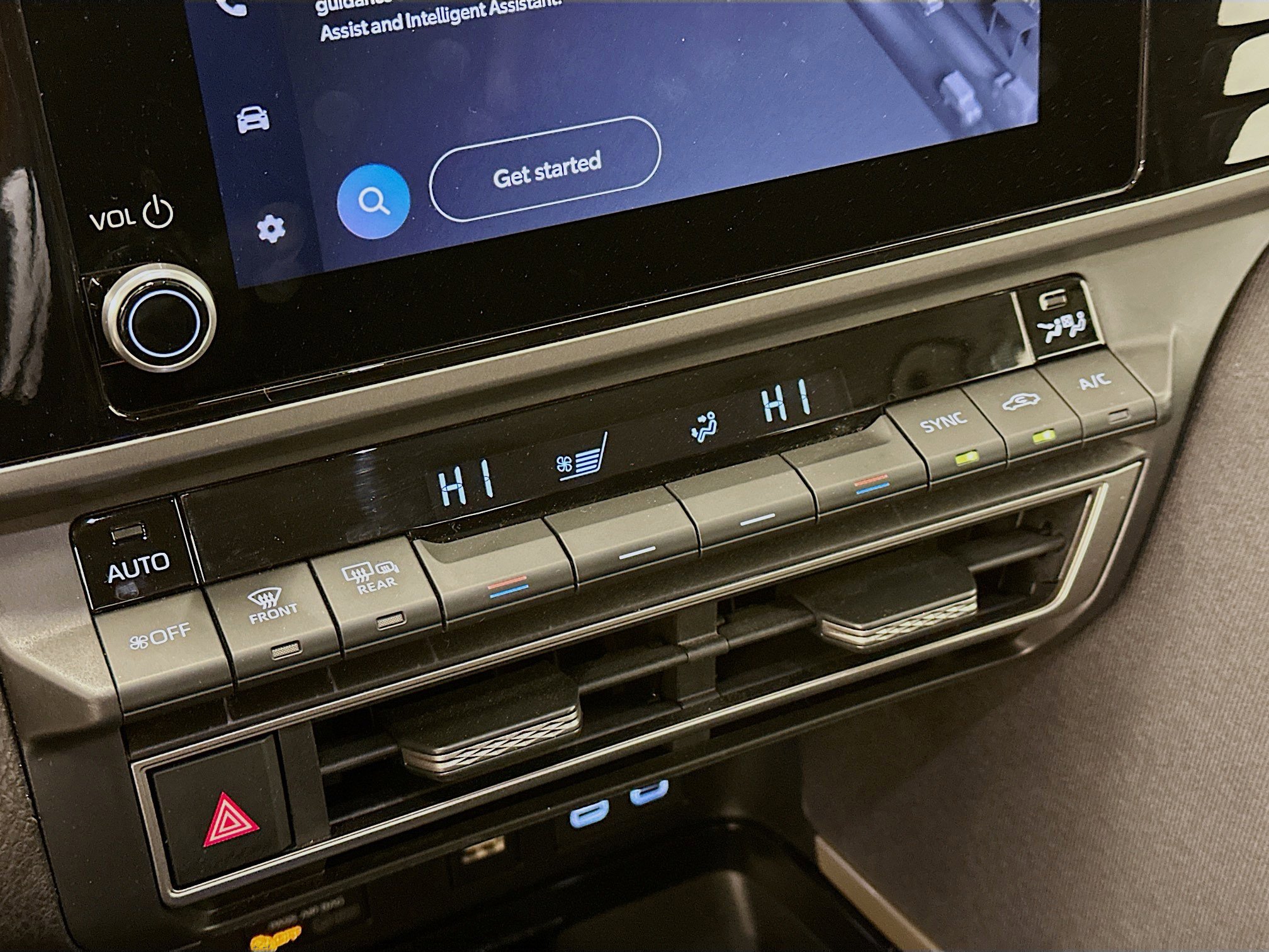 Used 2025 Toyota Camry LE image 24