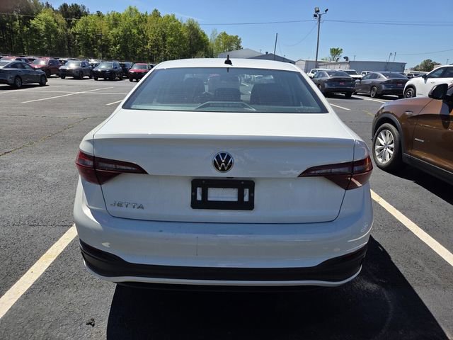 Used 2022 Volkswagen Jetta S image 5