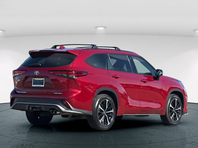 Used 2021 Toyota Highlander XSE image 7