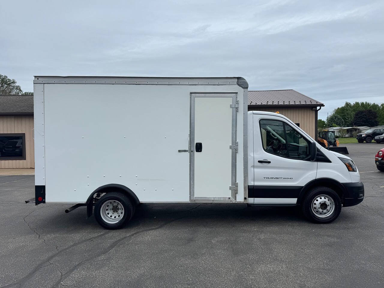 Used 2023 Ford Transit 350 DRW RWD image 3