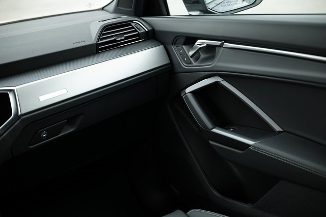 New 2025 Audi Q3 2.0T Premium image 28