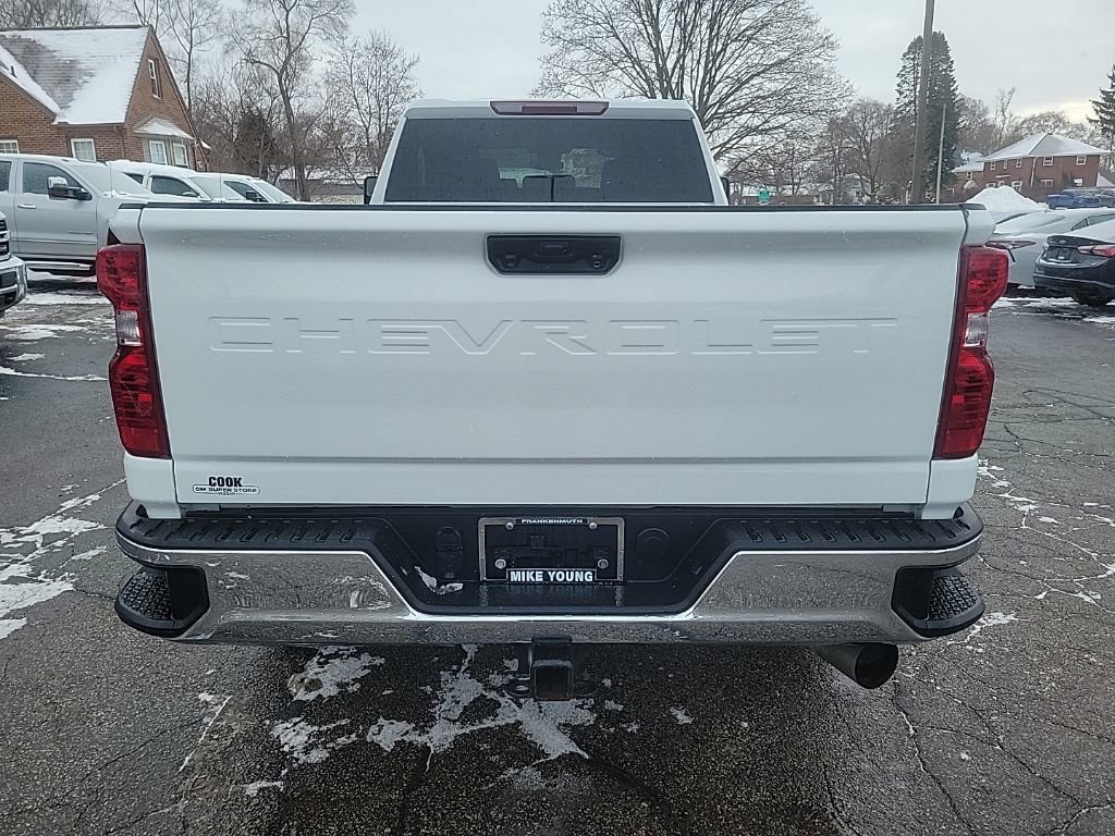 Used 2024 Chevrolet Silverado 2500 LT AWD/4WD image 5