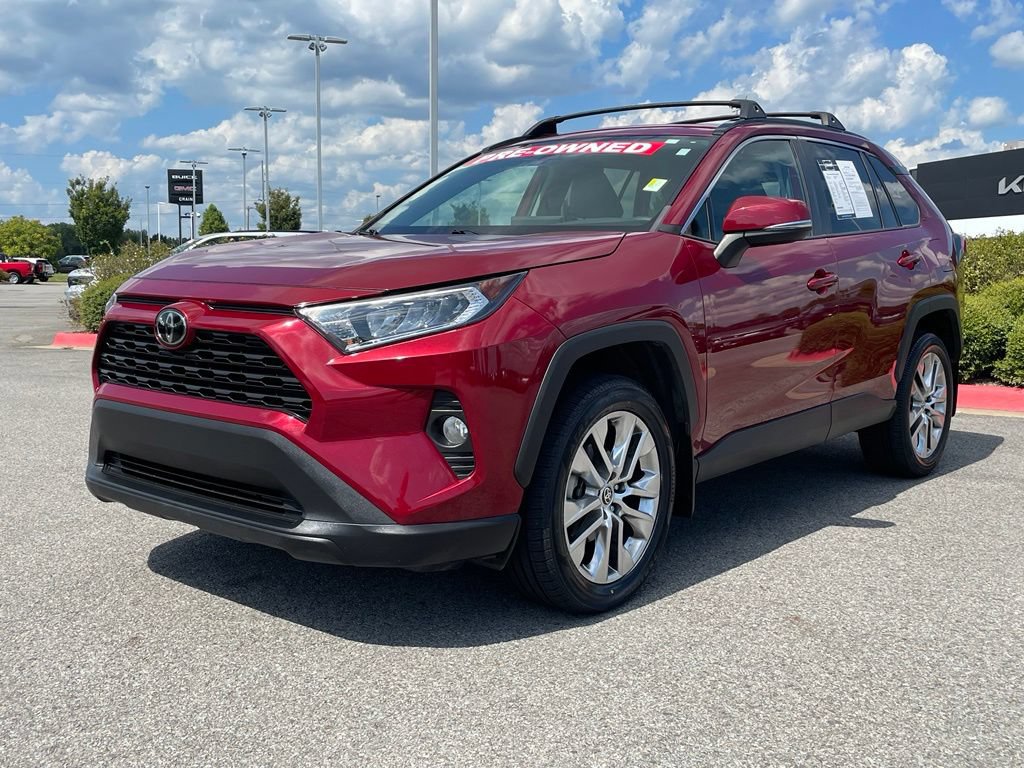 Used 2021 Toyota RAV4 XLE Premium FWD image 3