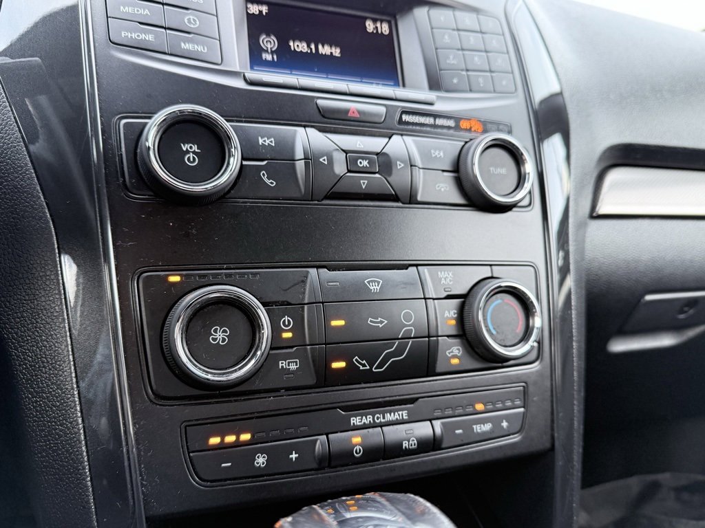 Used 2018 Ford Explorer XLT image 18