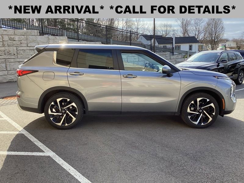 Used 2022 Mitsubishi Outlander SE image 8