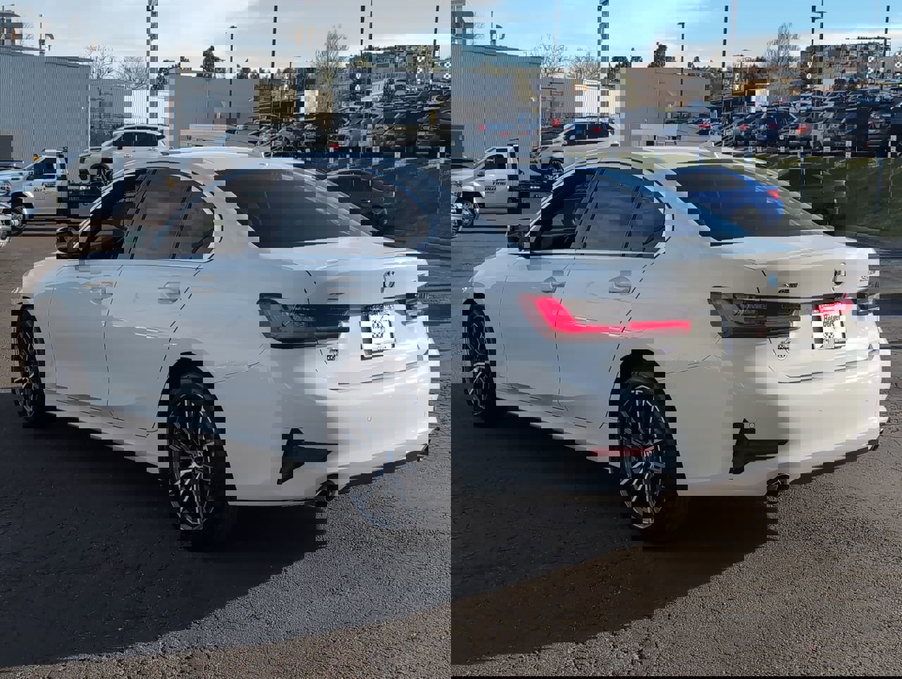 Used 2020 BMW 330i xDrive Sedan w/ Convenience Package image 5