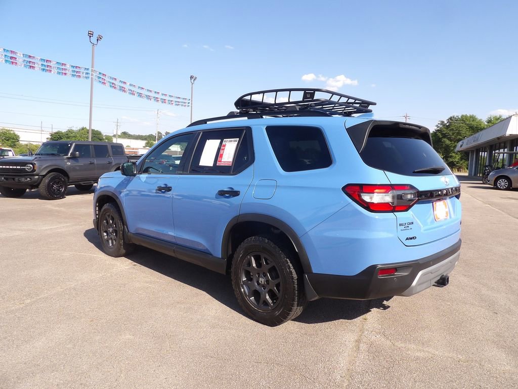 Used 2025 Honda Pilot TrailSport image 7