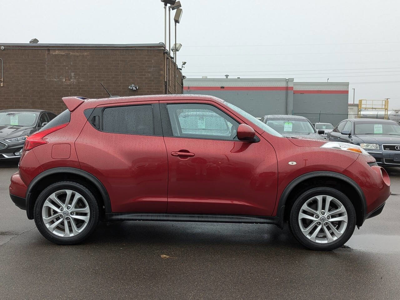 Used 2013 Nissan Juke SV image 4